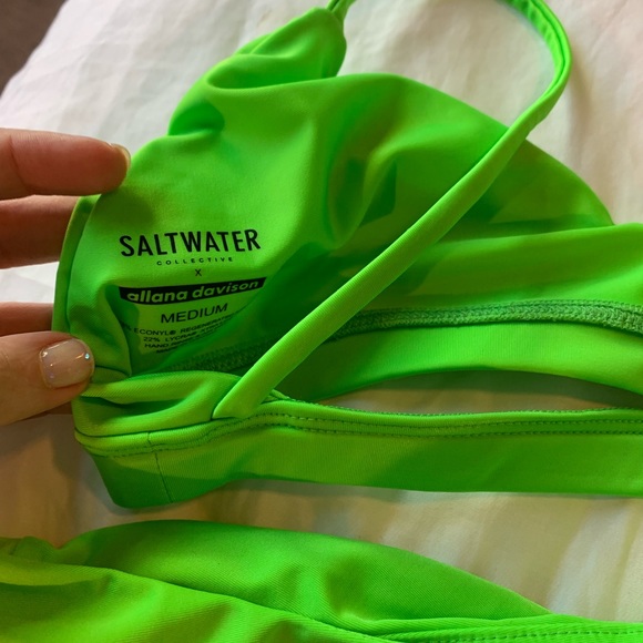 The saltwater collective ALLANA TOP x2 and bottoms NEON GREEN - Picture 8 of 9